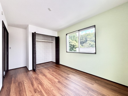 �Q���@�A�N�Z���g�N���X���������S�̂𖾂邢��ۂɂ��Ă���܂�  