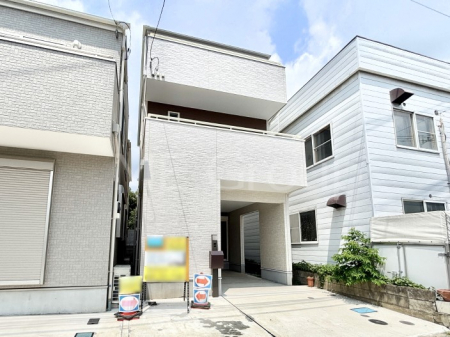 ���n�O�ώʐ^�@�����Ղ�̗z���ƊJ�����ɕ�܂�閾�邢�Z�܂�  