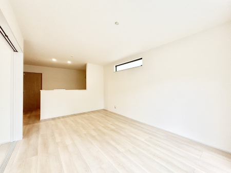 ���r���O�@���Ƒ��̓��₩�Șb�����ŕ�܂�閾�邢���r���O