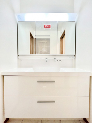 ʑEʏ@X^COɕ֗ȎOʋA~[LrlbgōׂXbL