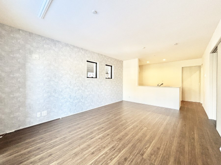 ���r���O�@���Ƒ��̓��₩�Șb�����ŕ�܂�閾�邢���r���O