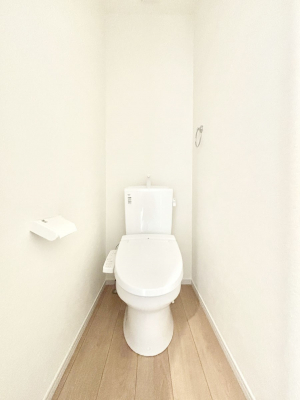 �g�C���@�g�C����1�K��2�K���ꂼ��ɔz�u����Ă��ĂƂĂ��֗��ł��B 