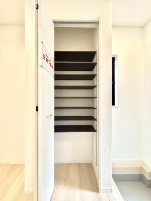 ̑ρ@Ղ[łV[Y{bNXŉƑŠCAւB  