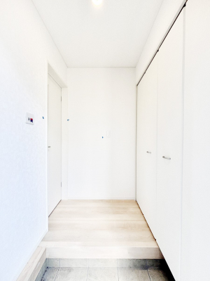 ���ց@���Ƒ��₨�q�l���C�����悭���o�}���ł��鉸�₩�ȕ��͋C�̌��ւł��B