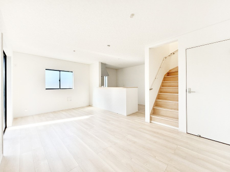 ���r���O�@�ΖʃL�b�`�������r���O�C���K�i���̗p�������r���O�͉Ƒ����J�[�܂��Ԃł��I