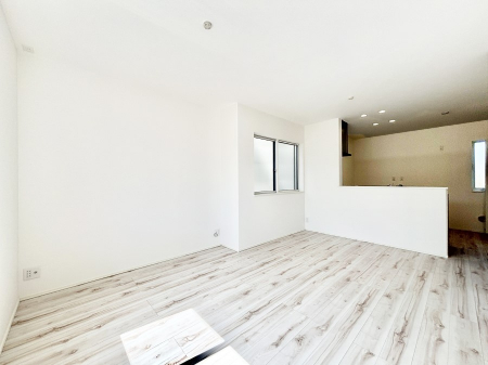 ���r���O�@�������������͋C�̂k�c�j�͉Ƒ��݂�Ȃ̉��K��ԁ@���Ƌ��CG�ł�  