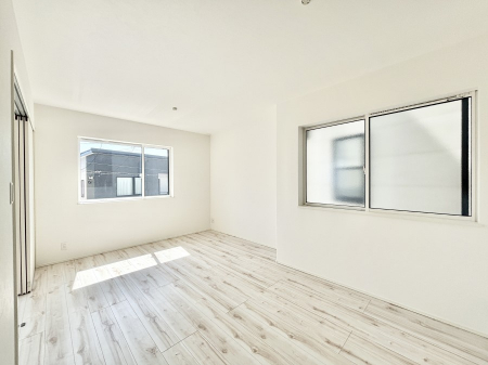 ���r���O�@���邢�z���������A�����̕��͋C�ɖ�������郊�r���O�_�C�j���O