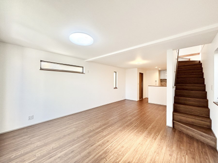 ̑ρ@u܁vuvƑƂ̃R~jP[V[܂郊rOCKiB 