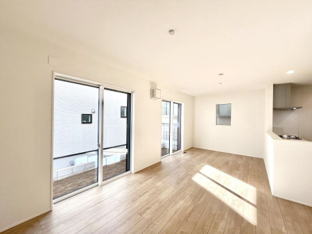 ���r���O�@�Z�ޕ��̌��������o�����A�C���e���A���l����̂��y���݂ȃ��r���O�ł��I 