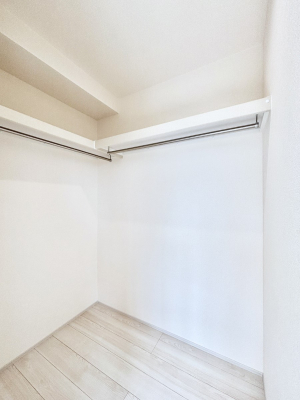 ̑@EH[NCN[[bgtŐԂLpł܂B