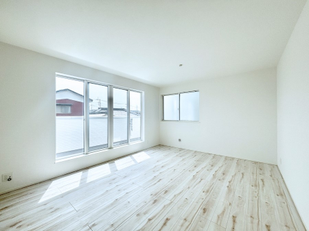 ���̑����ρ@�Ƒ��̏Ί炪���R�Ɛ��܂�Ă���A����ȕ��͋C�̃_�C�j���O�Ɏd�オ���Ă��܂� 