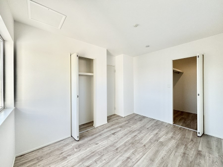 �q�������@�E�H�[�N�C���N���[�[�b�g�����邨�����B�G�߂��Ƃ̓���ւ����s�v�ŕ֗��ł��B 