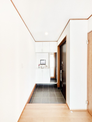 ���ց@���Ƒ��₨�q�l���C�����悭���o�}���ł��鉸�₩�ȕ��͋C�̌��ւł��B