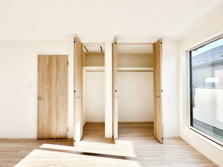 [@ߗނוȂǂ̎[ɕ֗ȃN[[bgtłB