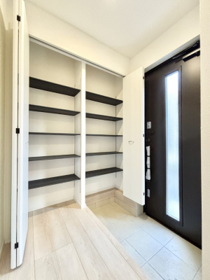 ց@Ղ[łV[Y{bNXŁAU炩肪ȌւXbLB