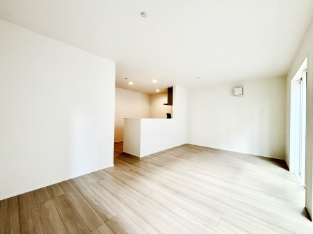 ���r���O�@�Z�ޕ��̌��������o�����A�C���e���A���l����̂��y���݂ȃ��r���O�ł��I �@