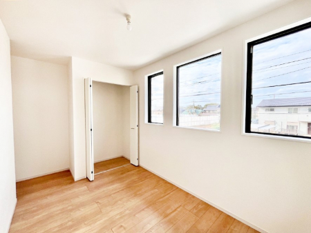 �Q���@�g���₷���`�Ńx�b�g��Ƌ�̒u�����ɂ����邱�Ƃ�����܂���B 