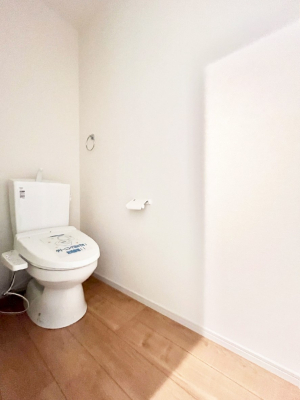 �g�C���@�g�C����1�K��2�K���ꂼ��ɔz�u����Ă��ĂƂĂ��֗��ł��B 