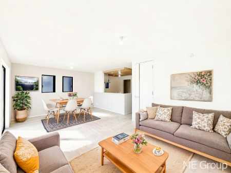 rO@Ƃ肠LrO͉Ƒ݂Ȃ̌e̋Ԃł@ƋCGł