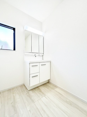 ʑEʏ@X^COɕ֗ȎOʋA~[LrlbgōׂXbL