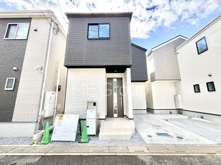 ���n�O�ώʐ^�@�������ꂽ�O�ρA�㎿�ȏZ��Ԃ��L���鎺���͉i�����S���ĉ߂�����Z���ł��B 