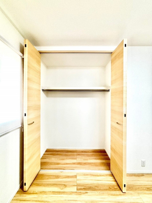 ���[�@�m���̃N���[�[�b�g�B���s��������̂Ō���̈ߗނ�����������܂�܂��B