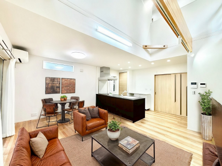 ���r���O�@�Z�ޕ��̌��������o�����A�C���e���A���l����̂��y���݂ȃ��r���O�ł��I ���Ƌ��CG�ł�