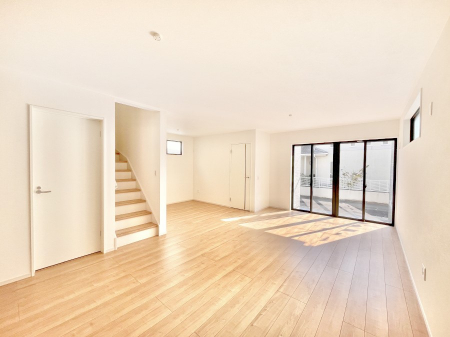 ���r���O�@�Ƒ��c���̎��Ԃ����������Ȃ��났�̃��r���O�_�C�j���O�B   