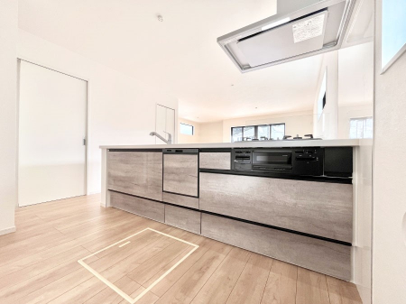 �L�b�`���@���������Ȃ���ł����Ƒ��Ƃ̉�b���y���߂�ΖʃL�b�`��