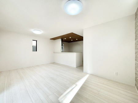 ���r���O�@�i�`�������e�C�X�g�̗D�����_�炩���F�g���̃t���[�����O���f�G�ȃ��r���O�ł��ˁB