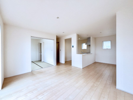 ���r���O�@�������������͋C�̂k�c�j�͉Ƒ��݂�Ȃ̉��K���  