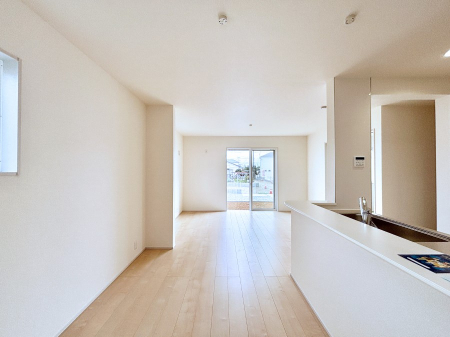 ���̑����ρ@�Ƒ��̏Ί炪���R�Ɛ��܂�Ă���A����ȕ��͋C�̃_�C�j���O�Ɏd�オ���Ă��܂��B