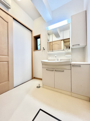 ʑEʏ@邢ʏ͖̐gxxyłႢłB