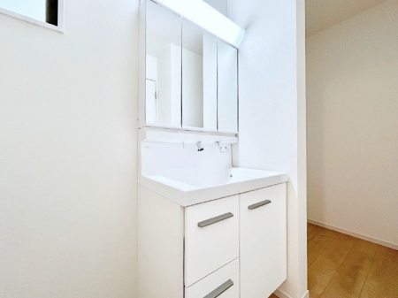 ʑEʏ@邢ʏ͖̐gxxyłႢłB