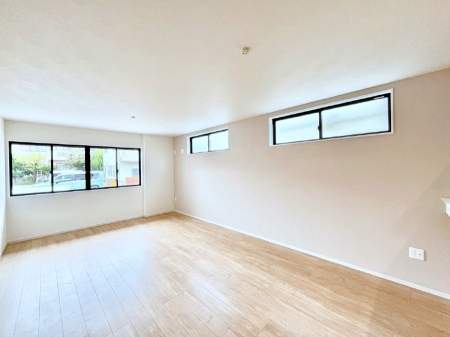 ̑ρ@Ƒ̏Ί炪RƐ܂ĂAȕ͋C̃_CjOɎdオĂ܂ 