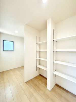 ���̑����ρ@�L�b�`���ɂ̓p���g���[�I�H�ނ̃X�g�b�N�͂������A���p�i�̎��[�Ȃǎg�����͂��낢��I