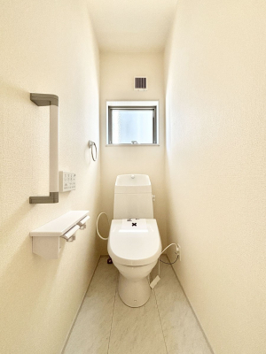 �g�C���@�g�C����1�K��2�K���ꂼ��ɔz�u����Ă��ĂƂĂ��֗��ł��B 