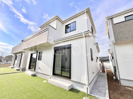 ���n�O�ώʐ^�@�������ꂽ�O�ρA�㎿�ȏZ��Ԃ��L���鎺���͉i�����S���ĉ߂�����Z���ł��B 