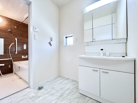 ���̑��@�L�X�Ƃ�Ƃ�̂��郉���h���[�X�y�[�X�B  