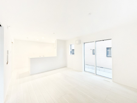 ̑ρ@Ƒ̏Ί炪RƐ܂ĂAȕ͋C̃_CjOɎdオĂ܂B