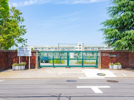 ���ӊ��@���w�Z 780m ����s���œ����w�Z