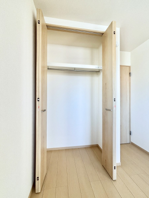 ���[�@�m���̃N���[�[�b�g�B���s��������̂Ō���̈ߗނ�����������܂�܂��B