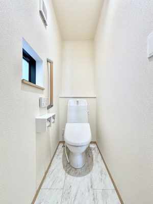 �g�C���@�g�C����1�K��2�K���ꂼ��ɔz�u����Ă��ĂƂĂ��֗��ł��B 