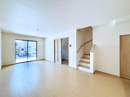 ���̑����ρ@�����u�������܁v�u��������v�Ƒ��Ƃ̃R�~���j�P�[�V�������[�܂郊�r���O�C���K�i������܂��B 