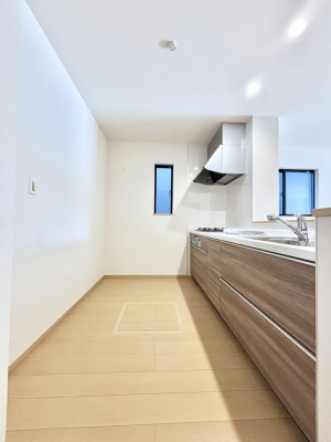 �L�b�`���@�u�₩�ȕ����ʂ蔲����L�b�`���B��������̂Ŗ��邭���C�ɂ��𗧂��܂��B