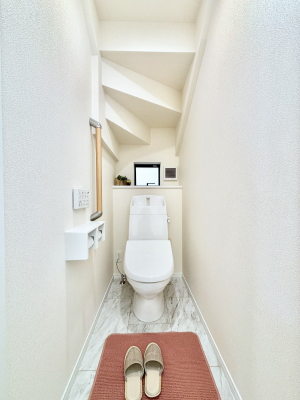 �g�C���@�g�C����1�K��2�K���ꂼ��ɔz�u����Ă��ĂƂĂ��֗��ł��B 