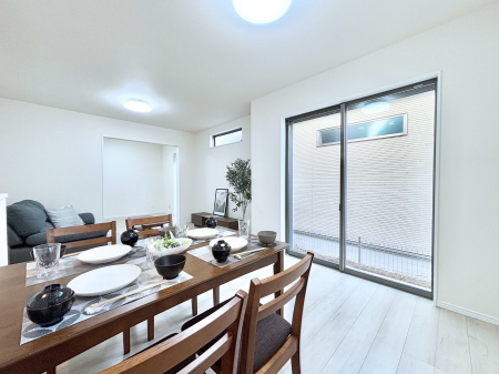 rO@Ƒ̓₩Șbŕ܂閾邢rO