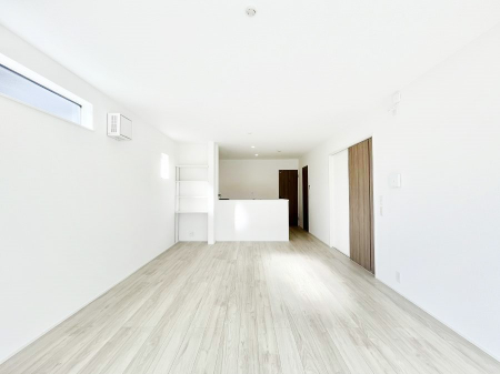 ���r���O�@���Ƒ��̓��₩�Șb�����ŕ�܂�閾�邢���r���O