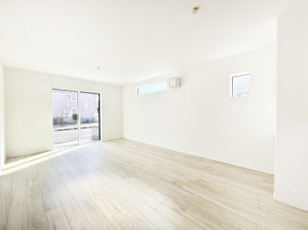 ���r���O�@�Ƒ��c���̎��Ԃ����������Ȃ��났�̃��r���O�_�C�j���O�B   