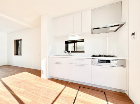 Lb`@̂閾邢Lb`BCɂ𗧂܂B @